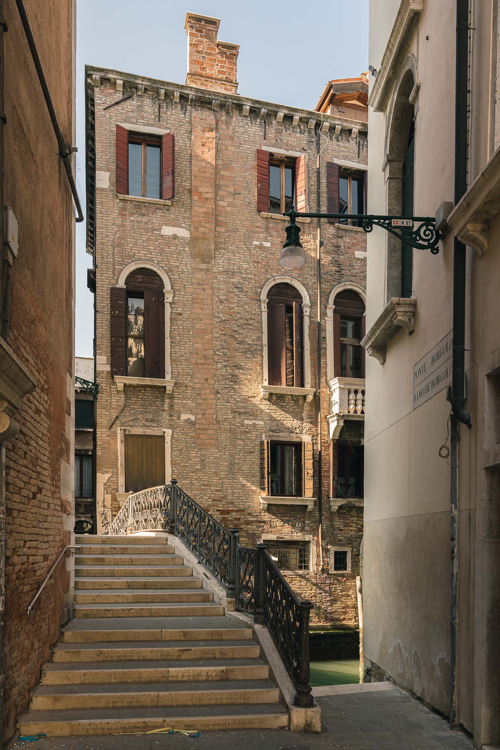 Travel and street photography of Venice Veneto Italy made by New York photographer Mary Catherine Messner (mcmessner).